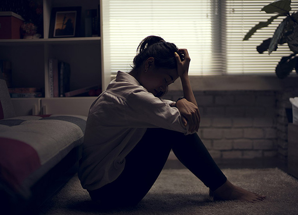 Tâm trạng của người bị suy nhược thần kinh thường không ổn định, dễ khóc, dễ xúc động