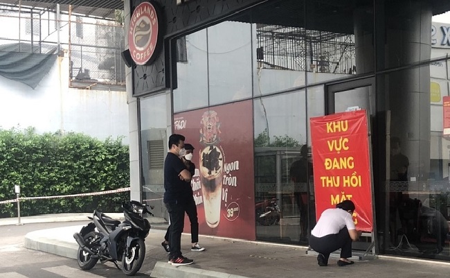 Cửa hàng&nbsp;Highlands Coffee tại tòa nhà Pax Sky, quận Bình Thạnh bị tố nợ 5 tháng thuê mặt bằng&nbsp;