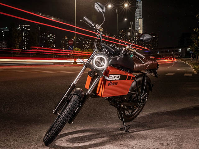 Xe máy - Xe đạp - Xe máy điện Dat Bike có thể đi được 200km cho một lần sạc