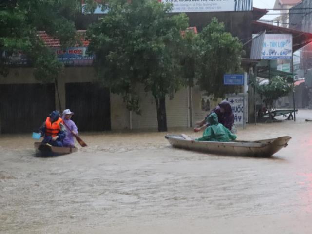 Tin tức trong ngày - Miền Trung và Tây Nguyên có nơi mưa trên 800mm, Thủ tướng chỉ đạo khẩn