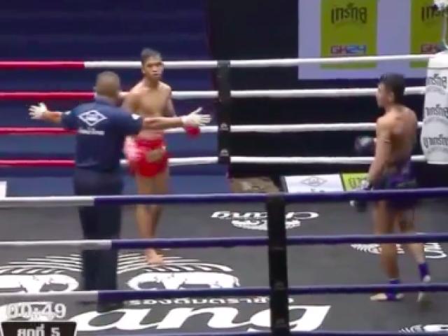 Thể thao - Hai võ sĩ "kỳ lạ" bị đuổi khỏi võ đài, trọng tài là người "thắng" trận