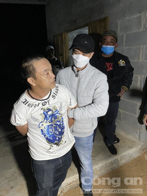 Võ Văn Nho bị Cảnh sát hình sự Lâm Đồng bắt giữ sau 17 năm bỏ trốn vì tham gia vụ án cướp tài sản