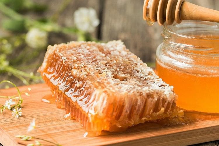 Sáp ong có hiệu quả cải thiện hơi thở có mùi khó chịu