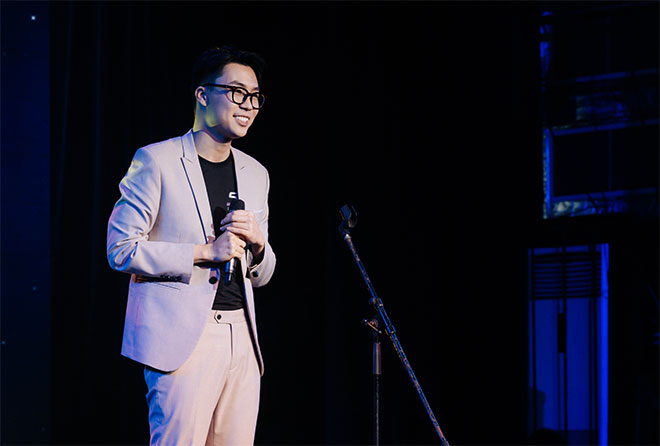 Trưởng BTC Sóng Trẻ Festival 2021 gửi lời cảm ơn tại đêm đại nhạc hội.