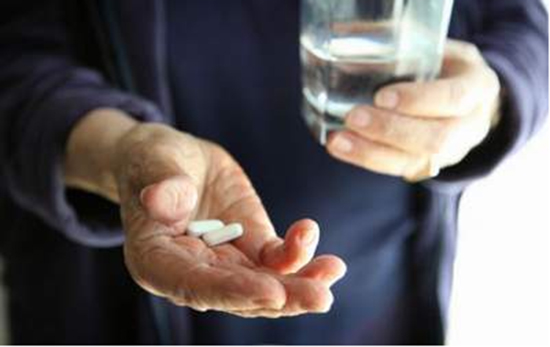 Người huyết áp cao cần tuân thủ dùng thuốc theo đơn nhưng không được chủ quan