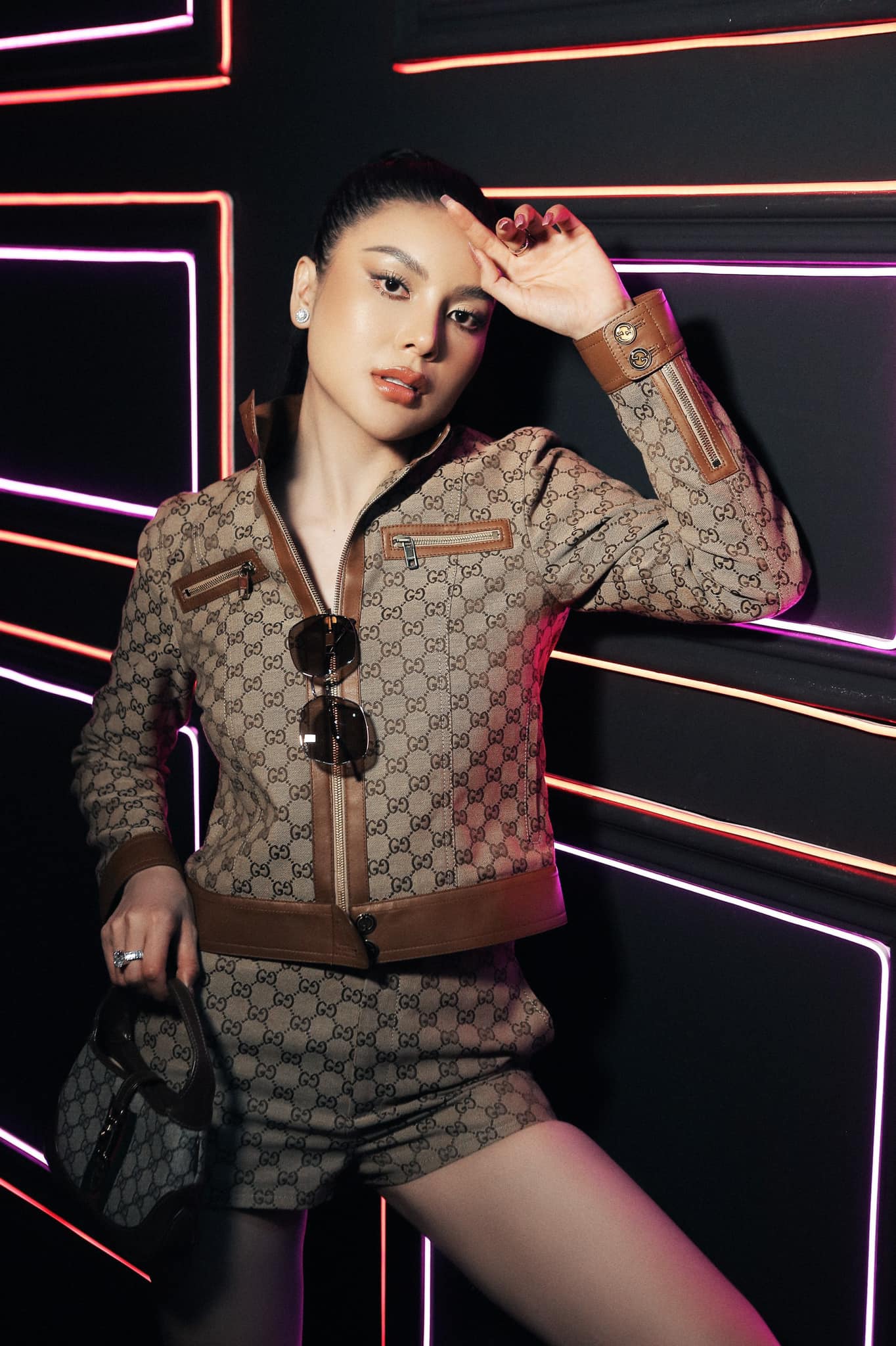 Set đồ hiệu giống Mỹ Anh từng được Lily Chen chọn mặc tham dự tại sự kiện của Gucci.