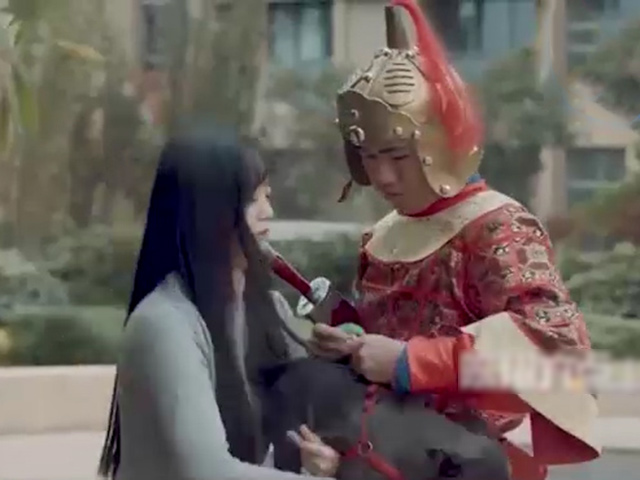 Cười 24H - Cách chàng trai chứng minh ai mới là "chủ nhân" trong nhà