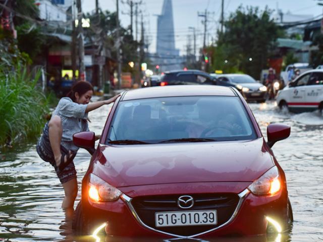 Tin tức trong ngày - Triều cường đạt đỉnh cao nhất từ đầu năm, nguy cơ gây ngập nhiều nơi ở TP.HCM