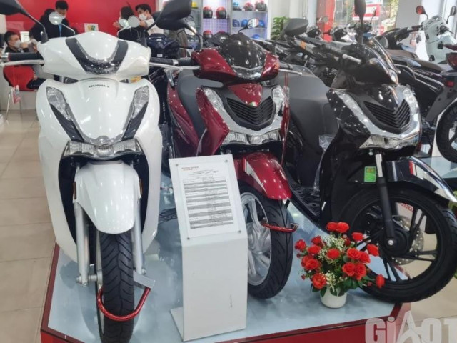 Xe máy - Xe đạp - Giá xe SH tháng 12/2021: Bất ngờ tăng mạnh trở lại