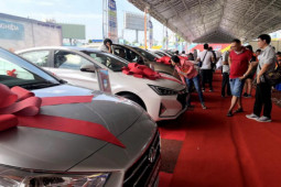 Thị trường - Tiêu dùng - Người nộp lệ phí trước bạ ô tô cần chú ý thông tin "nóng" này