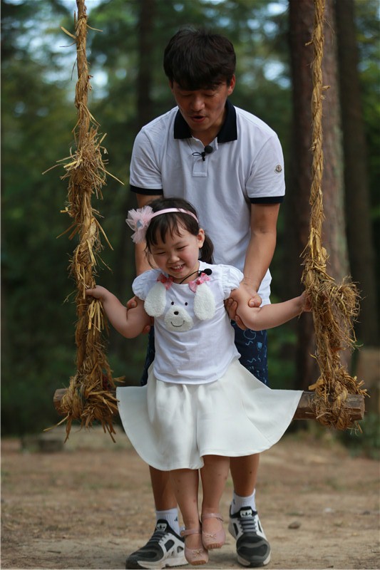 Vương Bảo Cường và con gái Vương Tử San