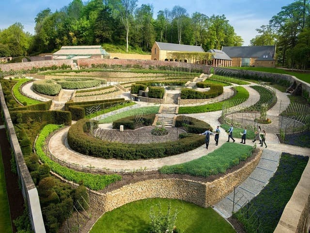 Kinh doanh - Khách sạn độc đáo những người giàu có đổ xô về mỗi mùa Giáng sinh có gì đặc biệt