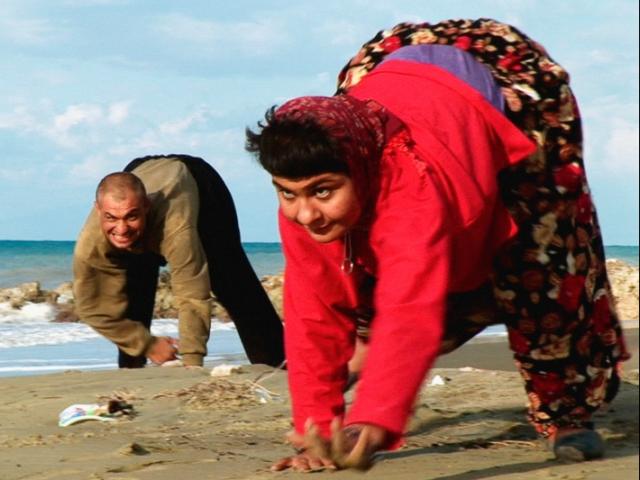 Thế giới - Gia đình duy nhất thế giới có nhiều người đi bằng 4 chi, nghi "tiến hóa ngược"