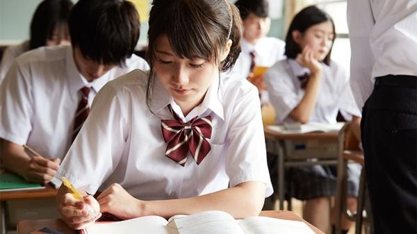 Học sinh ở một trường học tại Nhật được đề nghị khai báo mật khẩu tài khoản mạng xã hội. Ảnh minh họa: Nippon.