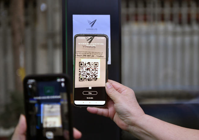 Người dân Thủ đô háo hức khám phá xe buýt không khói - 3