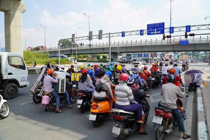 Thời tiết tại TPHCM hôm nay và những ngày tới ít mây, ngày nắng, không mưa, nhiệt độ sẽ nhích dần lên