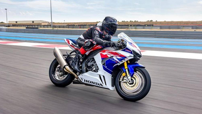 1. Honda CBR1000RR-R Fireblade SP 30th Anniversary 2022
