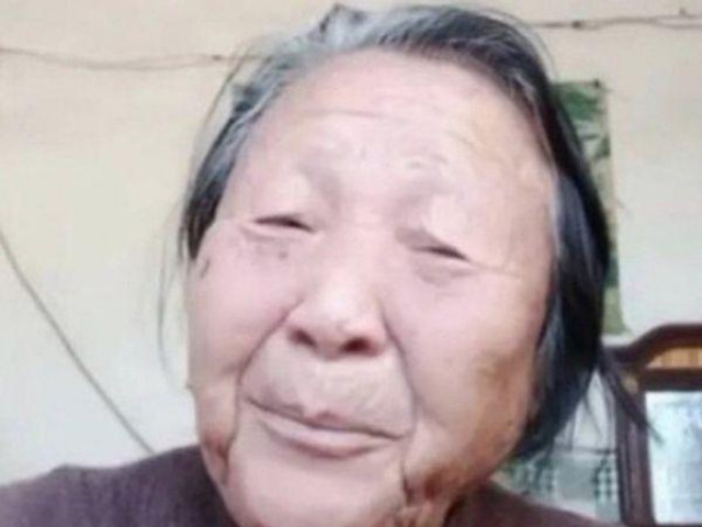 Bạn trẻ - Cuộc sống - Cụ bà 80 tuổi trở thành ngôi sao mạng xã hội Trung Quốc sau khi chia sẻ về nỗi cô đơn