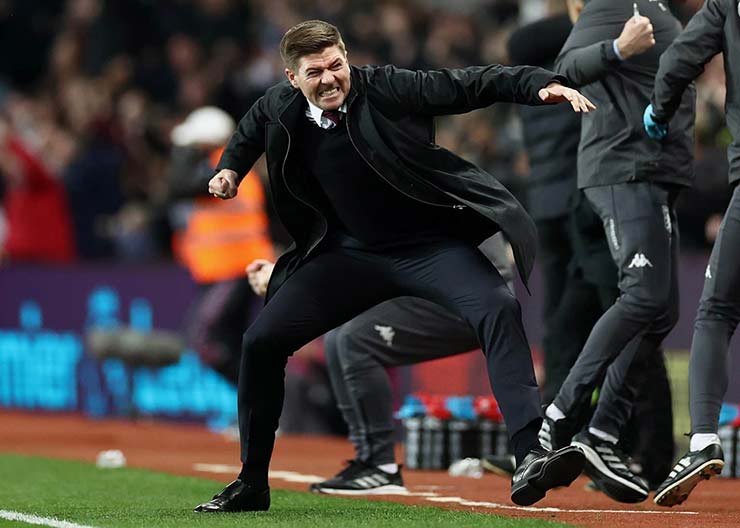 Steven Gerrard và Aston Villa sẽ là đối thủ của MU ở vòng 3 FA Cup