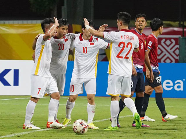 Bóng đá - ĐT Việt Nam thắng Lào, thầy Park "bắn 1 mũi tên trúng 3 đích" ở AFF Cup