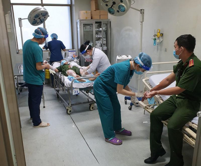 Vụ việc khiến bốn công an bị thương. Ảnh: NGUYỄN YÊN