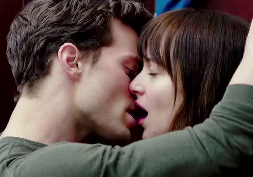 Những cảnh phim ấn tượng nhất của 5 cặp sao nổi tiếng thế giới - 4