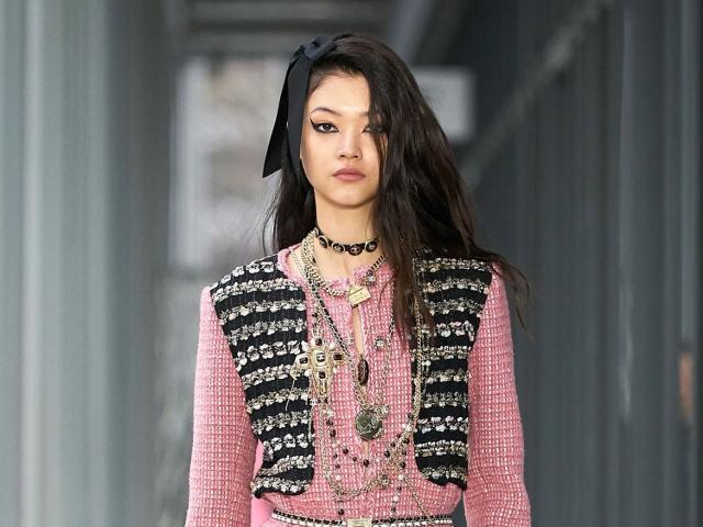 Thời trang - Show diễn Métiers d'Art của Channel tri ân những người thợ thủ công