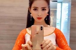 MC song ngữ hot nhất nhì Sài thành nổi bật với trang phục trên sân khấu