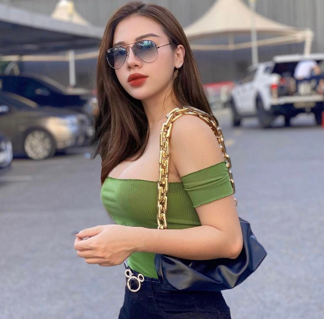 Từng tự ti về vóc dáng và&nbsp;không dám mặc đồ bó sát, giờ đây&nbsp;Huyền Dior chuộng&nbsp;diện các thiết kế táo bạo, tôn body tối đa.
