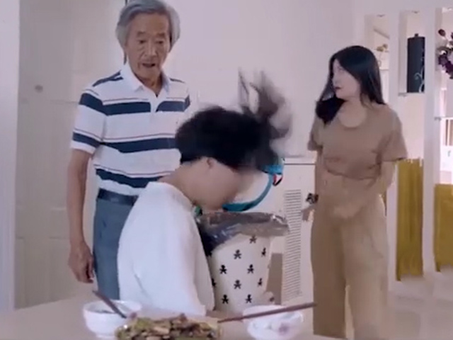 Cười 24H - Cái miệng làm hại cái thân, hại luôn cả người thân của mình!