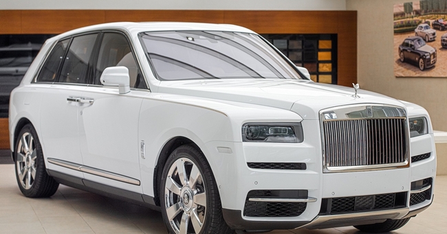 Trước kia, đây vốn là mẫu xe Rolls Royce Cullinan có giá bán rất cao, lên đến khoảng 40 tỷ đồng khi mới ra mắt. 
