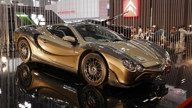 2. Mitsuoka Orochi
