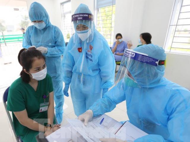 Sức khỏe đời sống - Hôm nay, TP.HCM tiêm mũi bổ sung và mũi nhắc lại vắc-xin phòng COVID-19