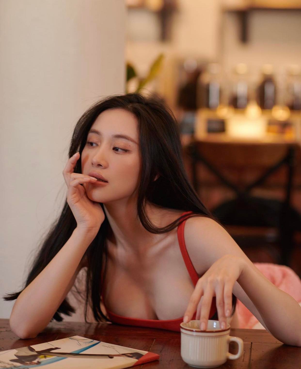 Vai diễn&nbsp;Lý Gia Hân của Jun Vũ hứa hẹn sẽ mang đến nhiều thú vị. Đây là lần đầu tiên cô chạm ngõ phim truyền hình với hình tượng người phụ nữ dịu dàng, trưởng thành.