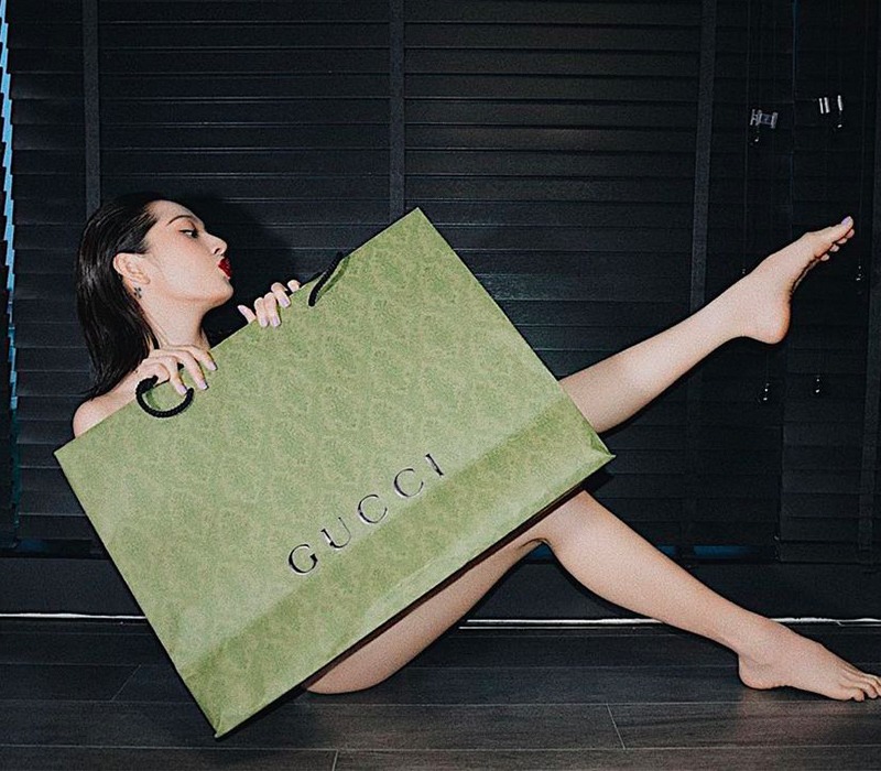 Những bộ ảnh dùng mũ thay váy áo của người đẹp Việt - 10