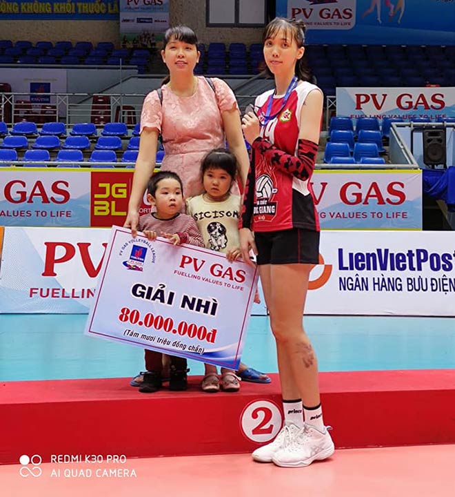 Chuyện lạ về Lý Thị Luyến, hot girl bóng chuyền cao nhất giải VĐQG 2021 - 1