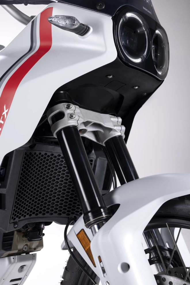 2022 Ducati Desert X có khả năng chạy lưỡng dụng chính thức trình làng - 9