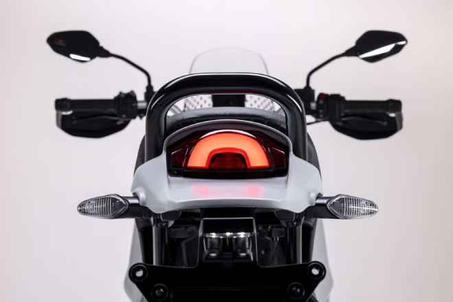2022 Ducati Desert X có khả năng chạy lưỡng dụng chính thức trình làng - 14