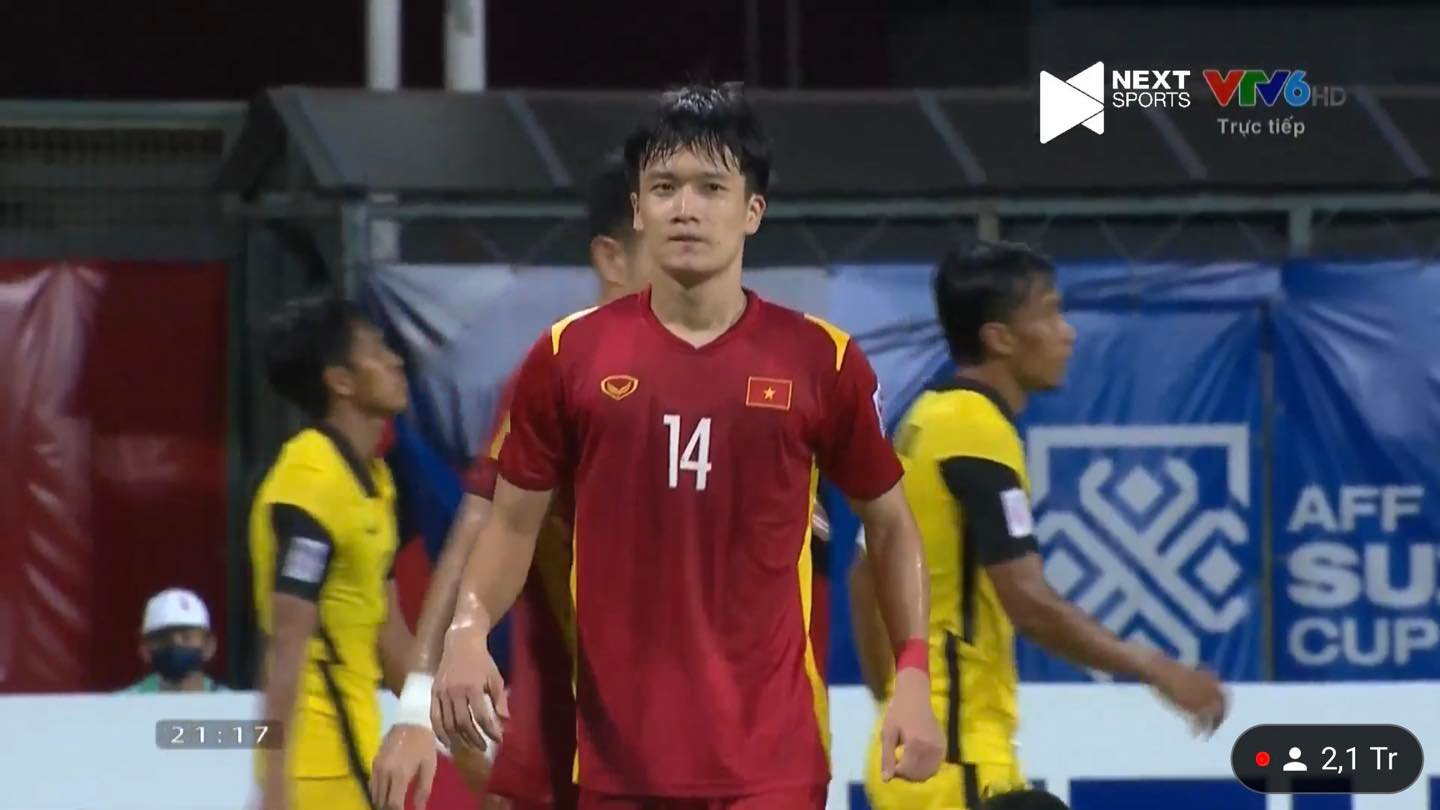 Hoàng Đức solo ghi bàn giúp Việt Nam thắng 3-0
