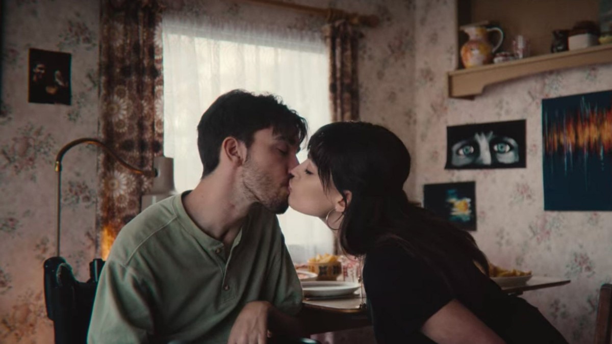 Những cảnh phim ấn tượng nhất của 5 cặp sao nổi tiếng thế giới - 6