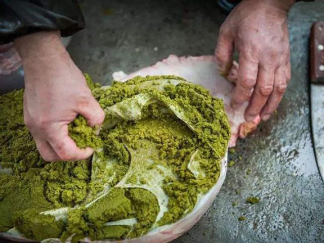 Ẩm thực - “Khóc thét” với món lẩu làm từ chất thải trong dạ dày bò, được ví như thuốc chữa bệnh