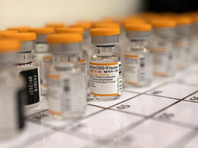 Thế giới - Tỉ phú Trung Quốc đặt cược vào vaccine Pfizer và kết cục "bay hơi" cả tỉ USD