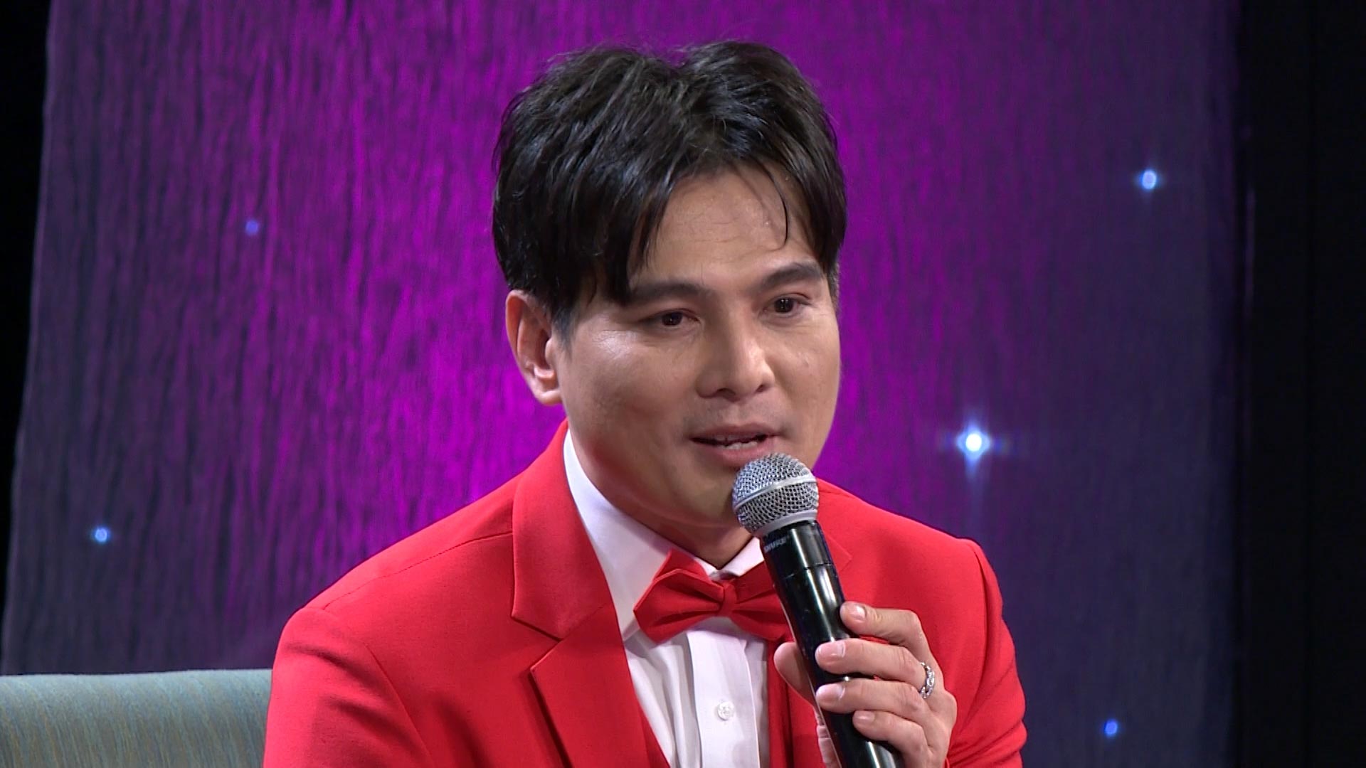 Ca sĩ Lâm Hùng trong chương trình Ký ức ngọt ngào