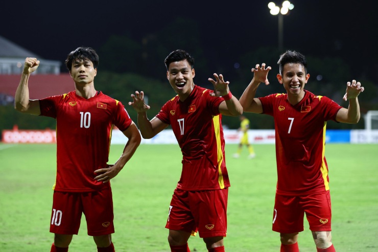 Đội tuyển Việt Nam giành chiến thắng tưng bừng trước ĐT Malaysia