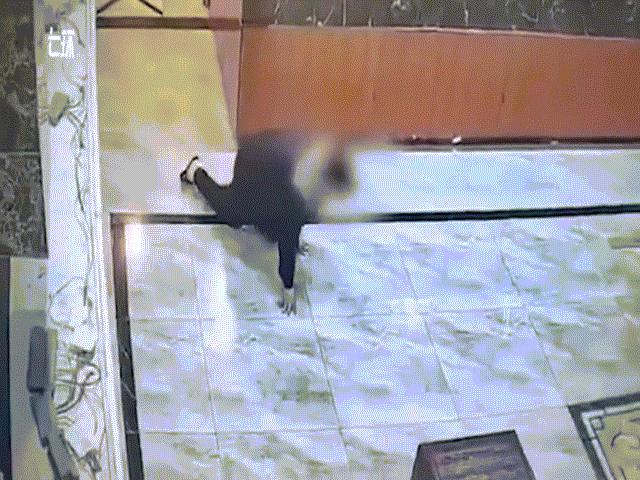 Phi thường - kỳ quặc - Đi massage nhưng muốn quỵt tiền, người đàn ông có hành động khiến ai nấy thấy xấu hổ thay