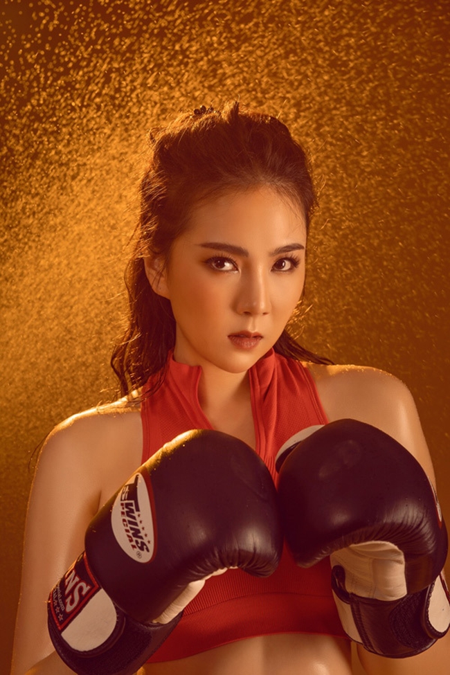 MC - BTV Mai Ngọc từng có thời gian theo học bộ môn boxing để có được vóc dáng thon gọn. Nữ BTV yêu thích những bộ môn như gym, yoga, boxing, đạp xe.
