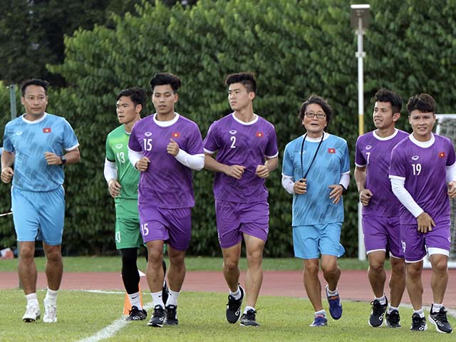 Bóng đá - Tin mới nhất ĐT Việt Nam sau trận thắng Malaysia: Tại sao Tiến Linh tập riêng?