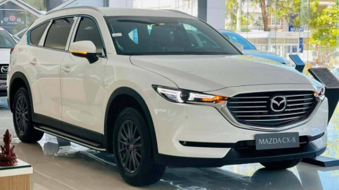 Tại Hà Nội, tháng 12/2021, khách hàng chỉ cần từ 1.010 triệu đồng để lăn bánh Mazda CX-8 sau khi hưởng ưu đãi kép