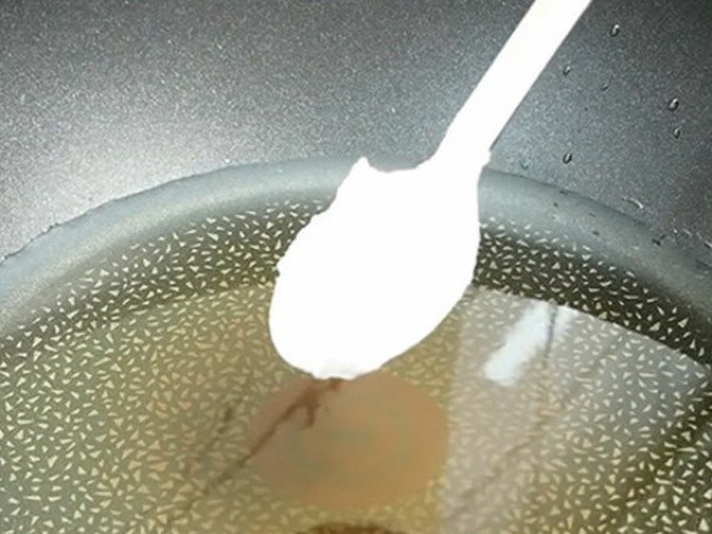 Ẩm thực - Thêm 1 thìa bột này vào chảo, chiên món gì cũng không sợ bắn dầu