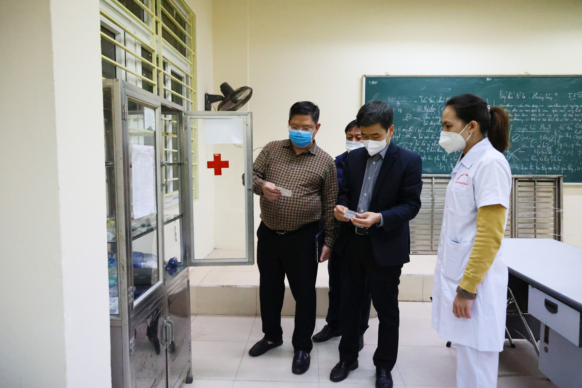 Thuốc men, vật tư y tế được kiểm tra kỹ